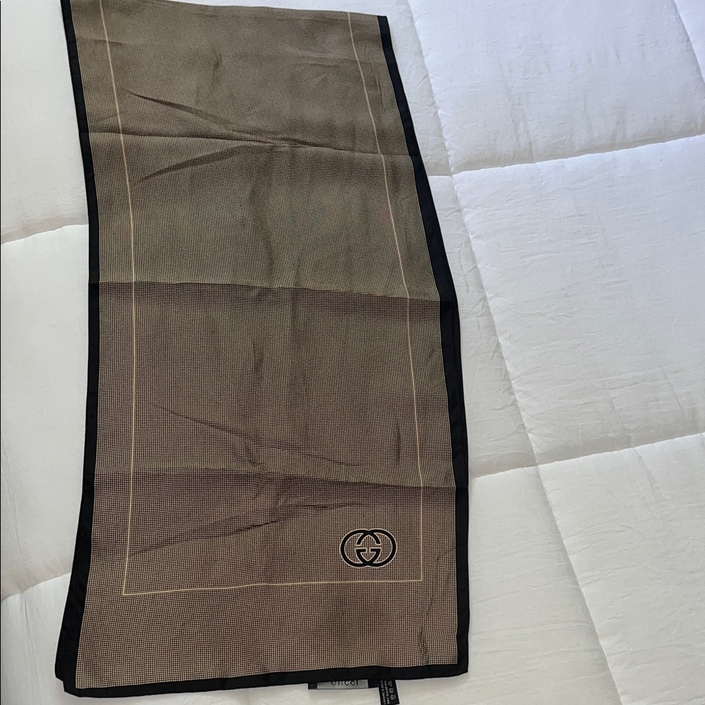 Gucci Black and Cream Patterned Silk Scarf